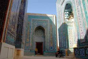 Shakhi ZInda burial place of the medieval royals of Samarkand, Uzbekistan history, silk road travel