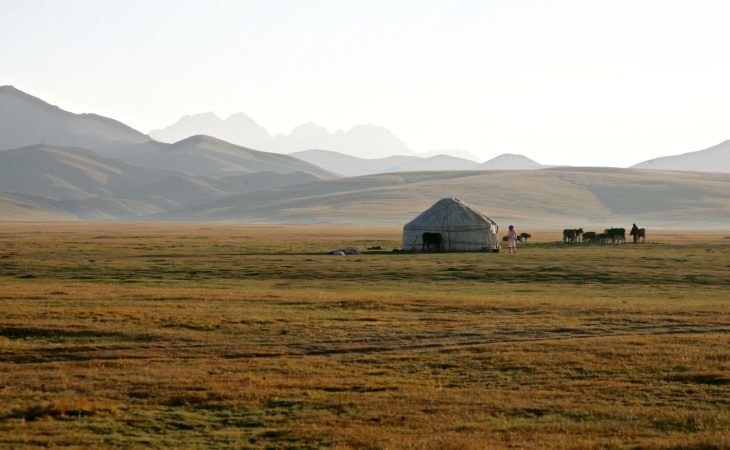 Best of Central Asia Tour: Song Kul lake and pasture in Kyrgyzstan trip