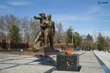 Tashkent Earthquake monument in Uzbekistan